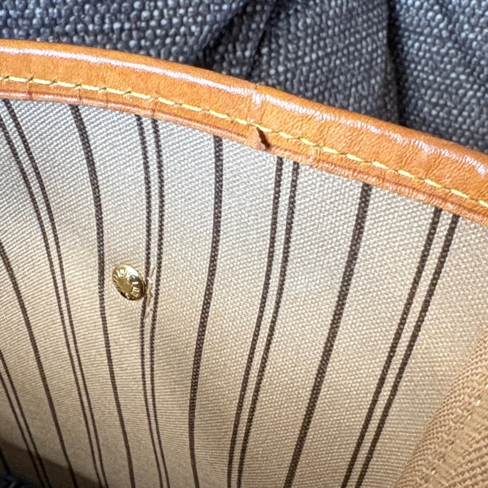 Louis Vuitton Neverfull MM Monogram Classic Tote - Picture 14 of 16